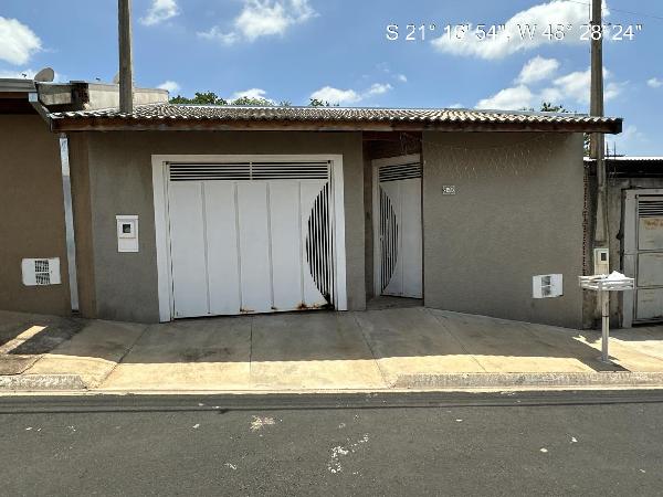 Casa 46,23m² útil, 160m² terreno, 1 vaga