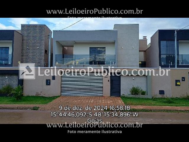 Casa com 3 quartos, 3 banheiros, 1 vaga e 151m² construída