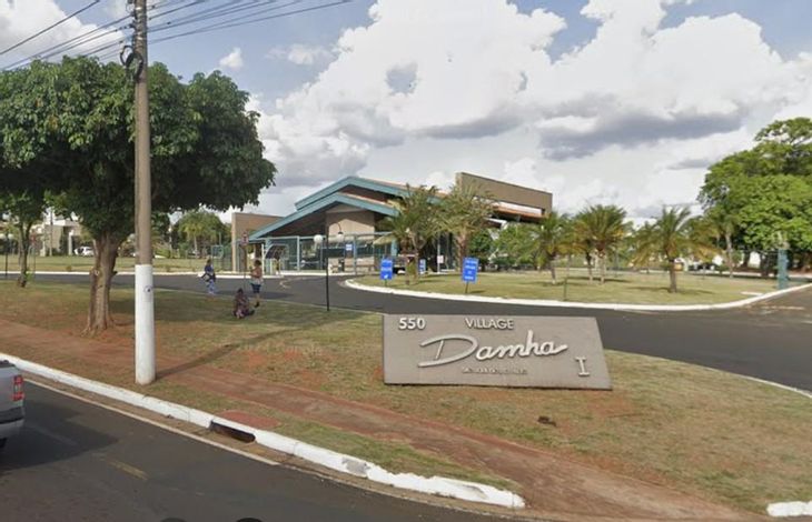 Casa em Condomínio com 295m², 3 quartos, ocupada