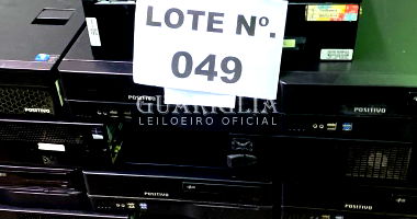 Lote 49 - Diversos Materiais para Aproveitamento de Peças