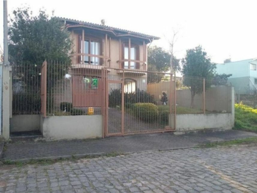 Casa Ocupada com 1 Vaga e 294 m² em Salgado Filho