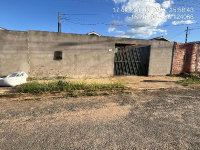 Casa 2 quartos, 2 vagas, 38m² construída, terreno 200m²