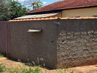 Terreno com 2 casas em construção e residência ampla - Oportunidade única!