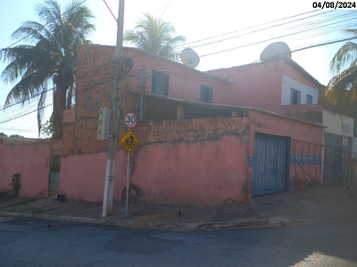 Sobrado em Lote de 234m² com Ótima Localização