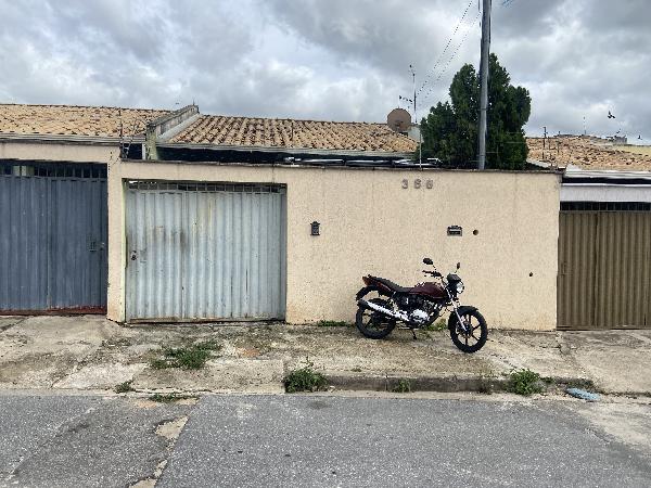 Casa com 2 Quartos e 1 Vaga em Itacolomi