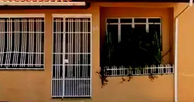 Casa em leilão com 192m² de área construída