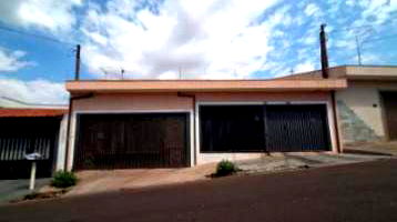 Casa Ocupada com 199m² de Área Construída em São Carlos/SP