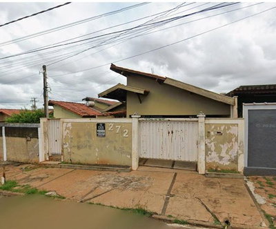 (25%) Casa, A.T. 200m², A.C. 146m², Con. Hab. Christiano de Carvalho