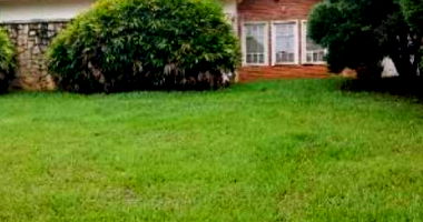 Residência de Luxo em Condomínio Fechado com 6 Suítes