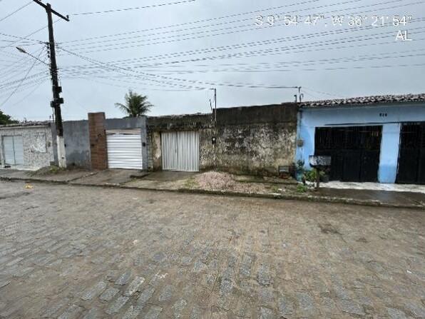 Casa com 2 quartos, 1 banheiro e 1 vaga de garagem