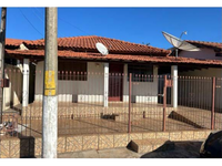 Casa com 2 quartos, 2 banheiros e 100m² de área construída