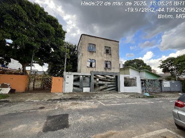 Apartamento 3 quartos, 2 banheiros, área privativa 105m², desocupado