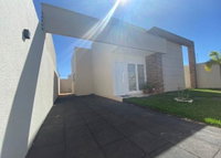 Casa ocupada com 94,61 m² em residencial