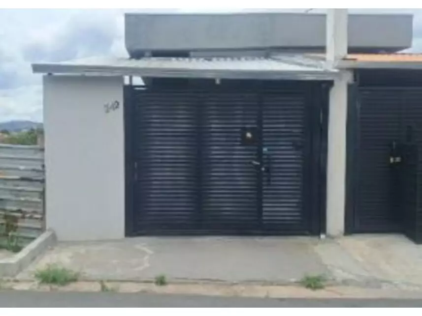Casa em Leilão com 70m² Construída e 150m² de Terreno