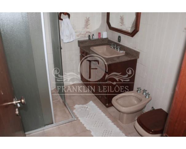 Casa 500,18m² com 4 dormitórios e 2 suítes em Campinas