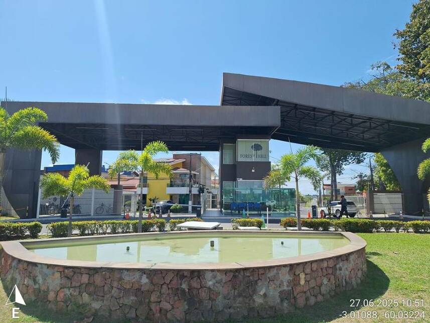Casa em condomínio com 302m² em Manaus - Ocupada