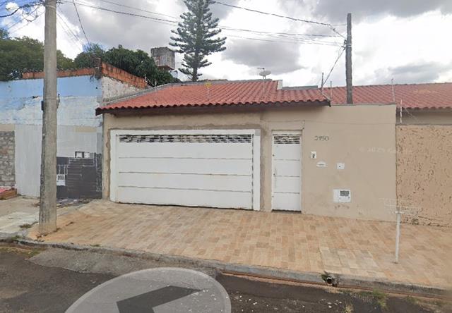 Casa ocupada com 3 quartos e 121,95 m² construídos