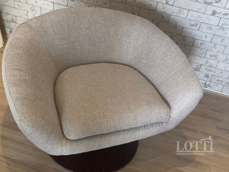 Poltrona Brentwood Reformada Redonda Giratória