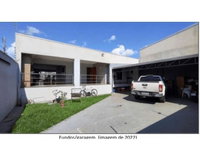 Casa residencial com 325m², desocupada e bem localizada