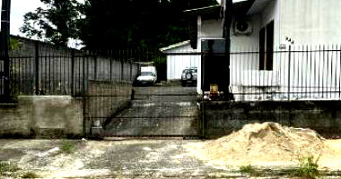 Terreno urbano 455m² com benfeitorias em Içara/SC