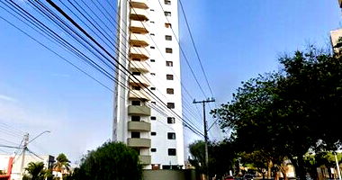 Espaçoso Apartamento com 4 Quartos e 240m², Ocupado