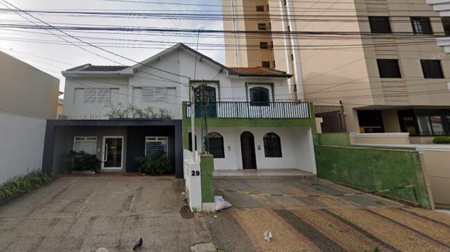 Casa com 240m², 3 quartos, 2 banheiros, desocupada