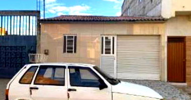 Casa Ocupada com 77m² de Área Construída