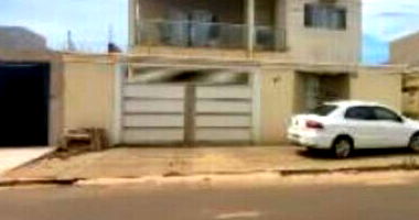 Casa Ocupada com 2 Quartos e Churrasqueira em Paranaíba/MS