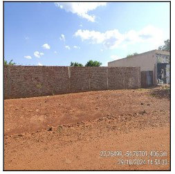 Terreno de 200 m² com potencial para construção