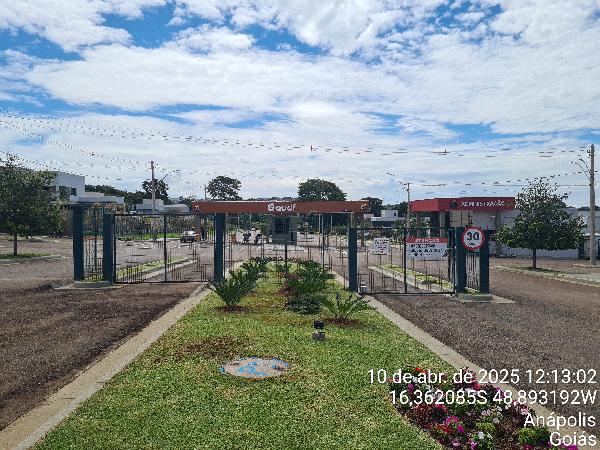 Casa com 3 quartos, 4 banheiros, área construída 212m², terreno 360m²