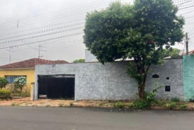 Casa com 3 quartos, 221m², ocupada, Vila Santana