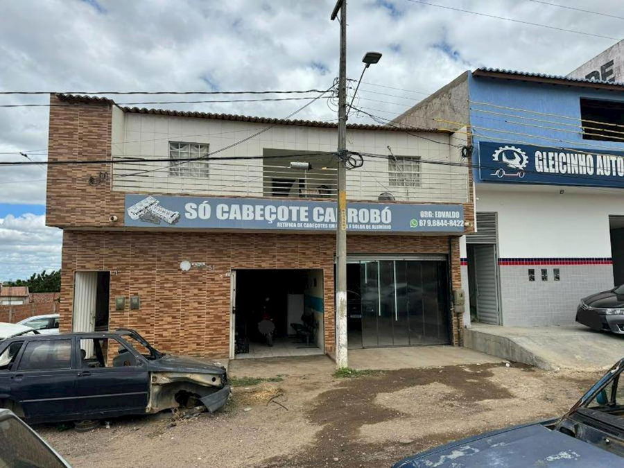 Casa Padrão Ocupada com 4 Quartos e 3 Banheiros