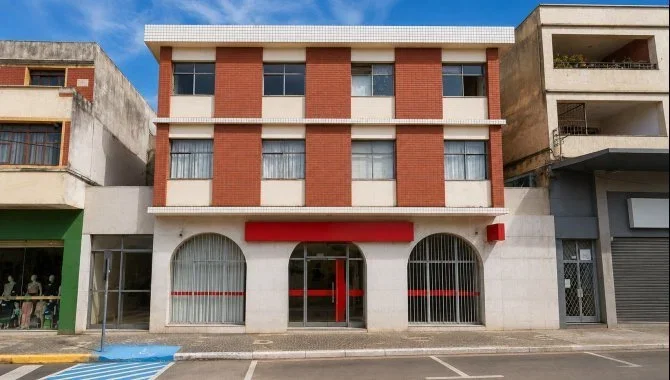 Ex-agência desocupada com 280,5 m² construídos