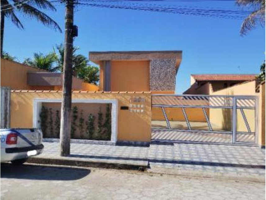 Casa ocupada com 63 m² e 1 vaga