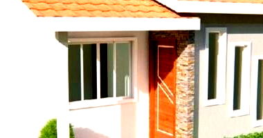 Casa residencial com 6 cômodos e 70m² construída, terreno de 246m²