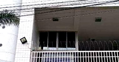 Apartamento com 3 quartos, 1 banheiro e 2 vagas de garagem, desocupado