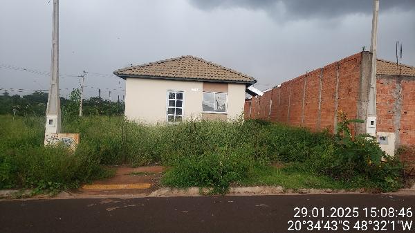 Casa com 2 quartos, 1 banheiro, 1 vaga, 43,92m² construída