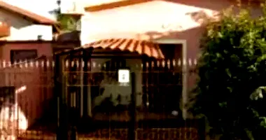 Casa em leilão com 92m² construída e 250m² de terreno