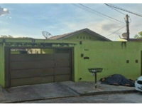 Casa ocupada com 125,05 m² de área construída