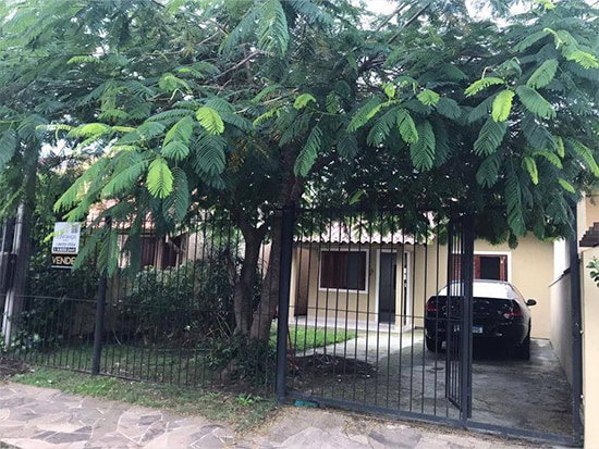 Casa com 2 quartos, 1 banheiro, 64,16 m² construídos, ocupada