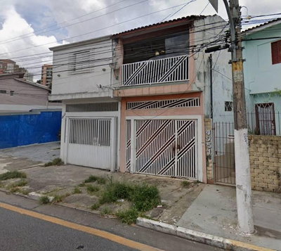 Casa com 2 quartos, 2 banheiros e 65m² de área construída, ocupada