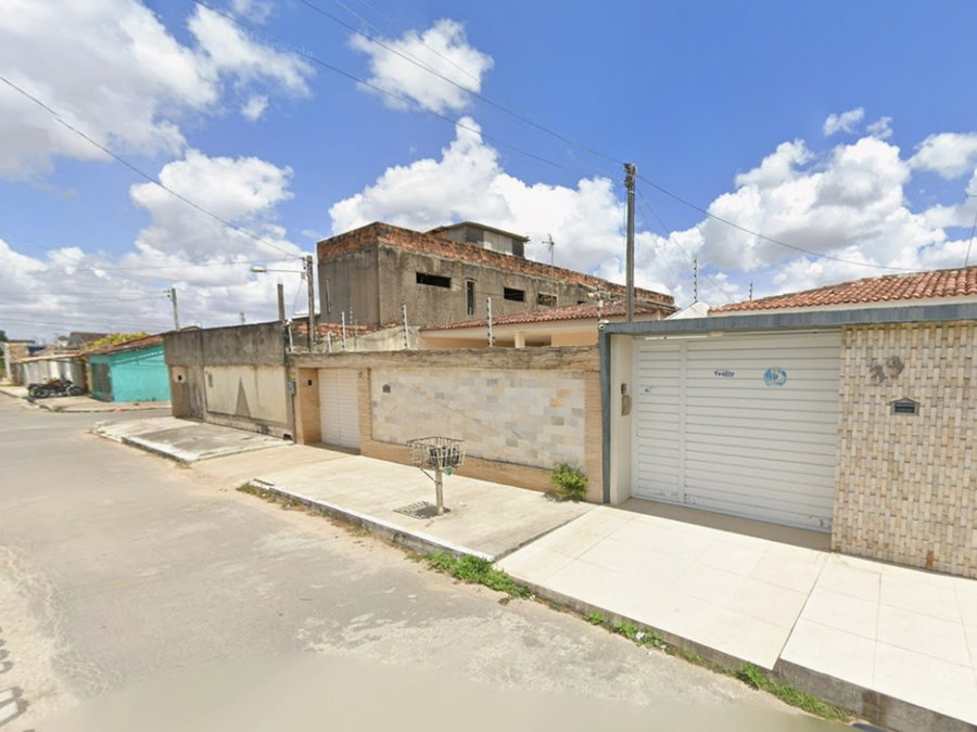 Casa com 3 quartos e piscina em Arapiraca/AL