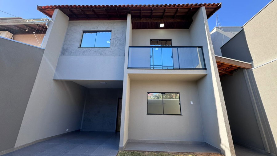 Sobrado com 124,12m² em Londrina - PR