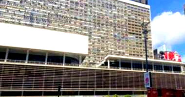 Sala Comercial com 347m², Desocupada, 2 Salas