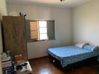 Casa ocupada com 3 quartos, 3 banheiros e 277,52 m²