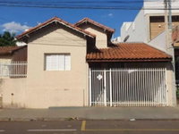 Casa com 163 m² no Centro de Santa Adélia-SP