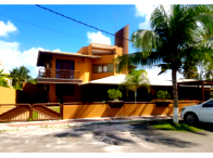 Casa com Piscina e Sauna em Guarajuba, Camaçari/BA
