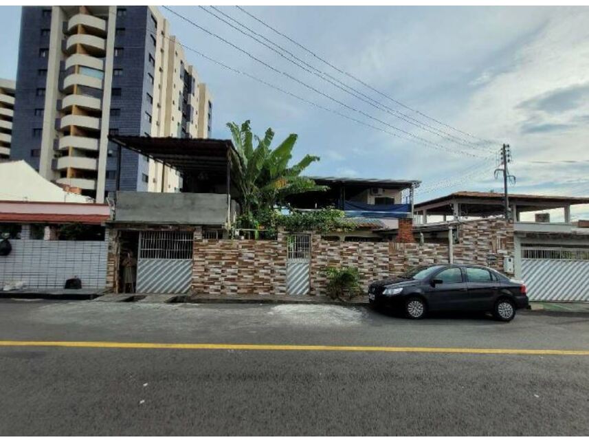Casa com 410m² construídos, ocupada, em Adrianópolis