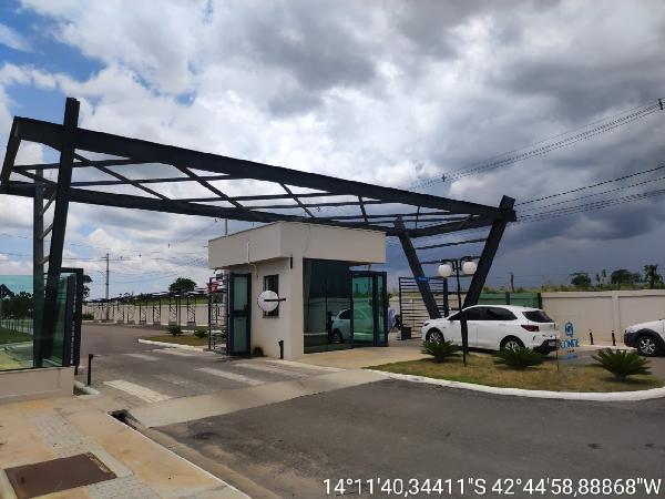 Casa com 2 quartos, 2 vagas, 55m²