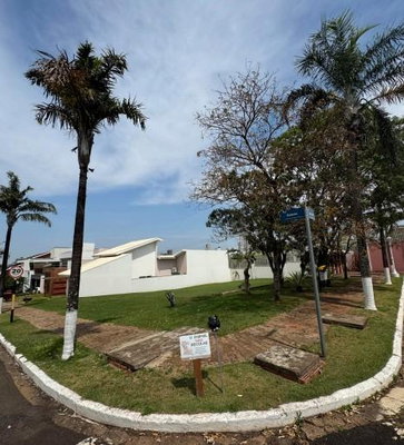 Terreno urbano de 540m² no Soleil Residence, Umuarama